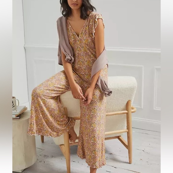 Anthropologie Pants - ANTHROPOLOGIE Matilda Paisley Ruffle Lettuce edge Wide Leg Romper Jumper Size XS
